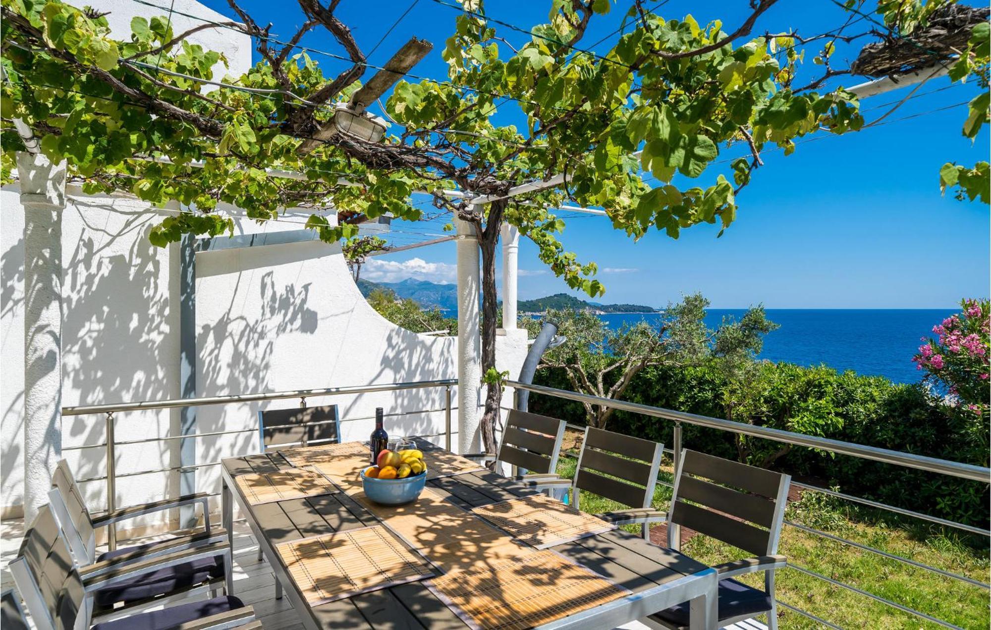 Cozy Apartment In Dubrovnik With House Sea View Екстериор снимка