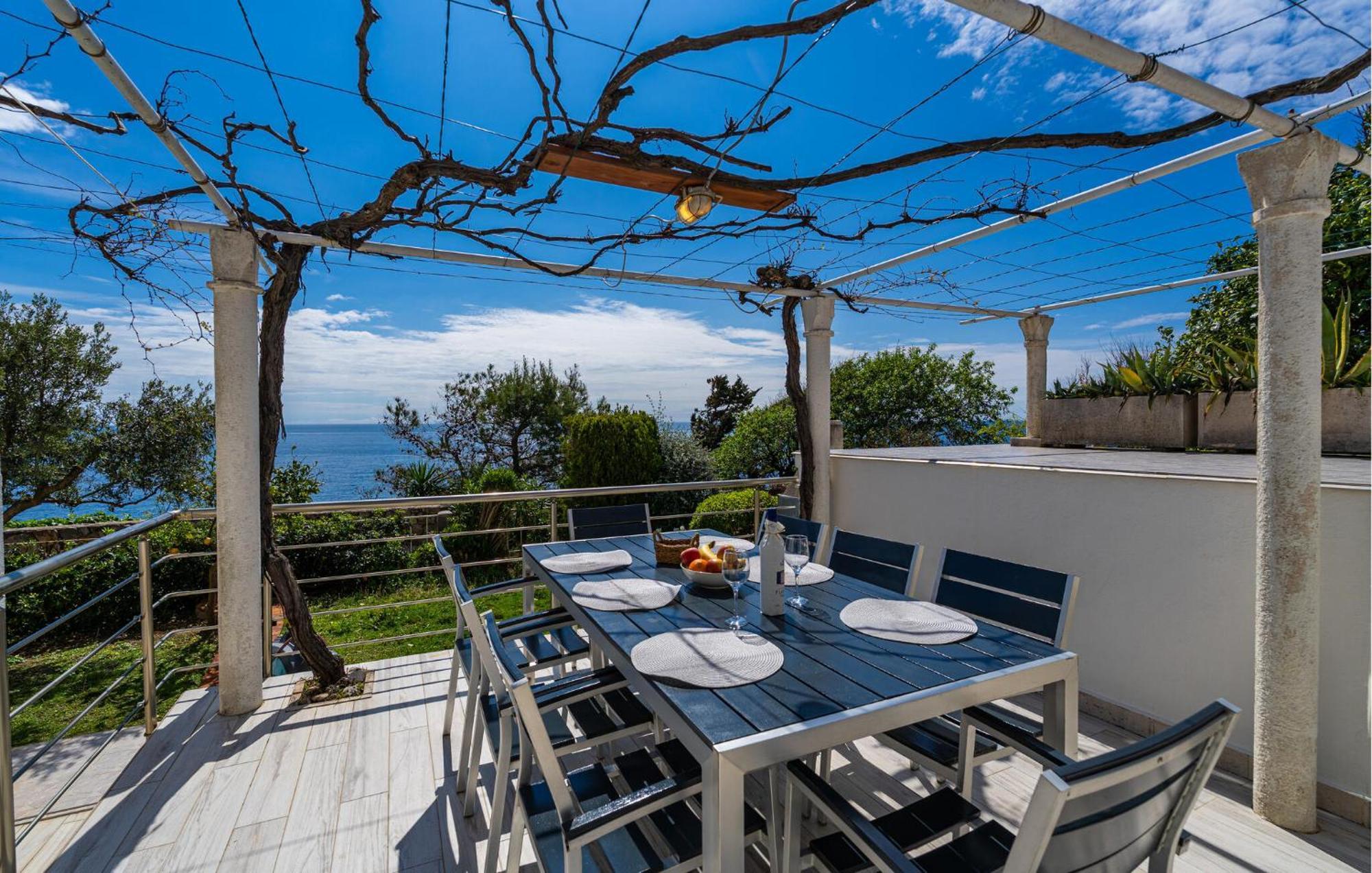 Cozy Apartment In Dubrovnik With House Sea View Екстериор снимка