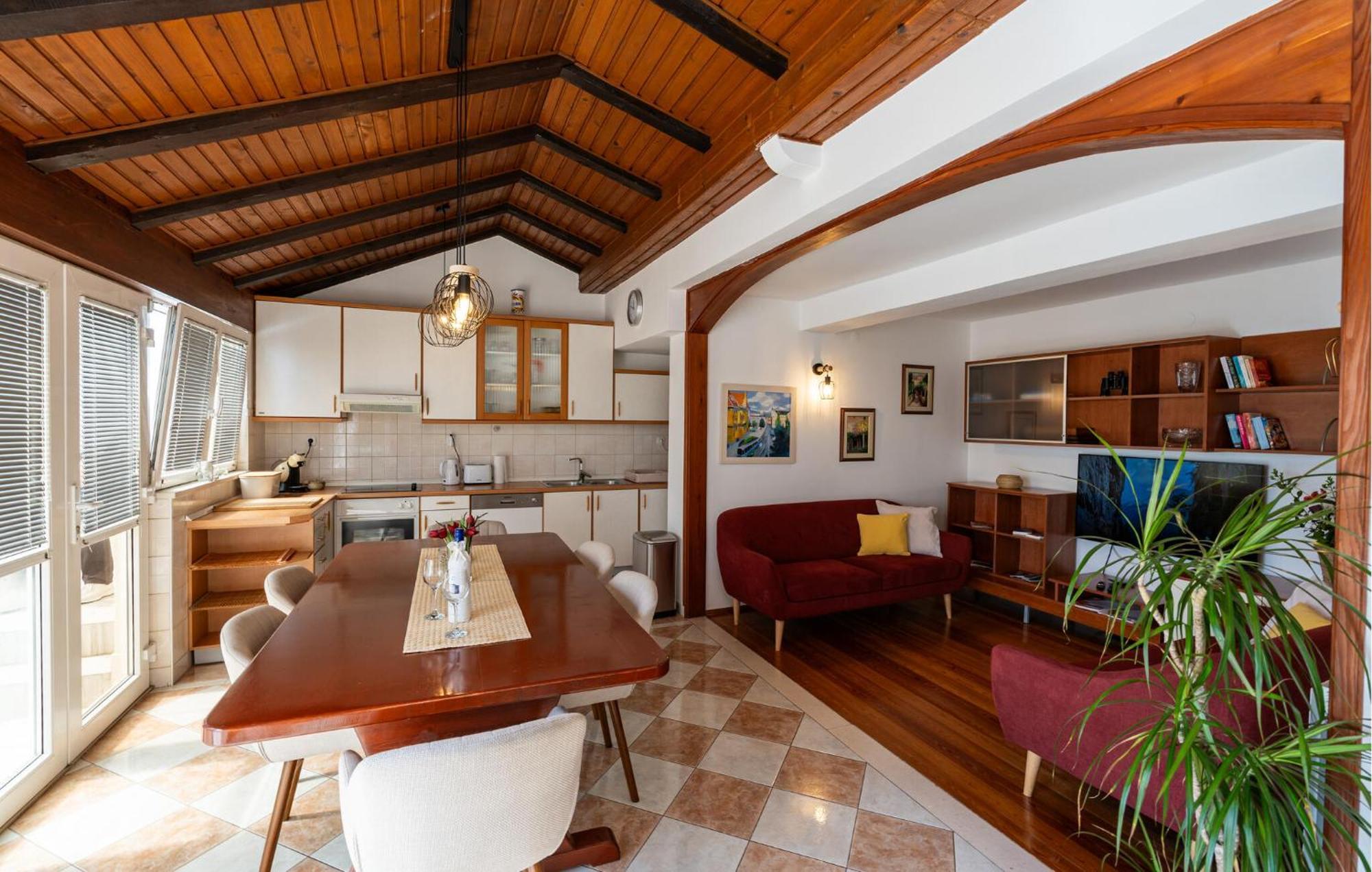 Cozy Apartment In Dubrovnik With House Sea View Екстериор снимка